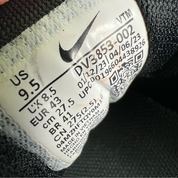 Nike quest 6 running shoes size 9.5 new - Picture 7 of 7